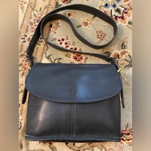 Vintage Coach #9807 Navy/Blue Leather Equestrian Flap Large Cross Body Purse